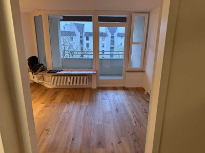 Top 1 Zimmer Wohnung mit überdachtem Balkon
