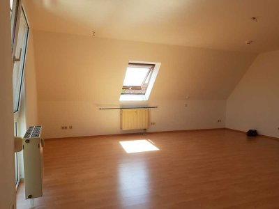 Geschmackvolle, gepflegte 1-Zimmer-DG-Wohnung in Stein