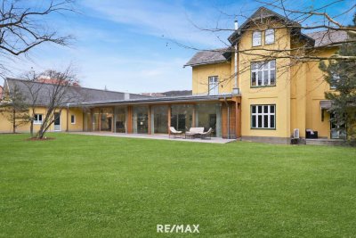 Die Handschrift dieser Villa: Modernster Wohnkomfort mit Altbauflair - Mission Possible!