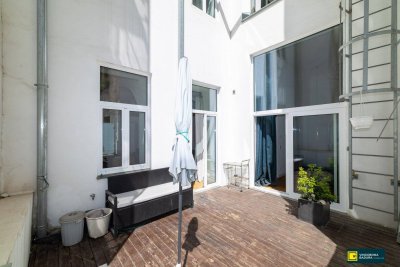 Wohnen beim Naschmarkt: Stilvolle 2-Zimmer-Wohnung mit Terrasse &amp; Wohlfühlkomfort in ruhiger Innenhoflage