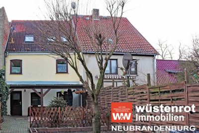 FREI AB JULI 2025: WOHNHAUS MIT ZWEI BÄDERN UND KELLER UND GARTEN IN DER STADTMITTE