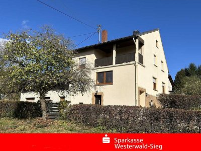Ingelbach, Nähe Altenkirchen, großes Wohnhaus mit Garten und zwei Garagen