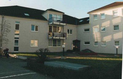 Ansprechende und gepflegte 2-Zimmer-DG-Wohnung mit Balkon und Einbauküche in Saarlouis