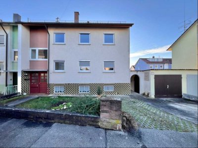 Waiblingen: Doppelhaushälfte mit zwei Einheiten und wunderschönem Garten in Hohenacker