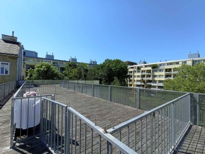 Sonnendeck-Terrasse im Innenhof, traumhafte 2-Zimmer Neubauwohnung