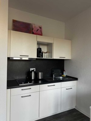Modernes möbliertes Studentenapartment mit Balkon – ideal für Studierende