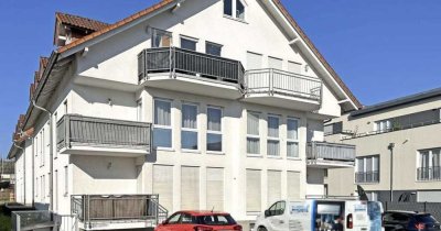 Helle möblierte 1,5 Zimmerwohnung mit eigenem Hauseingang und Stellplatz
