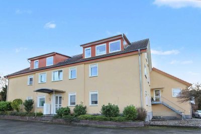 Modern & großzügig – zentrumsnahe 4-Zimmer-Wohnung mit Carport