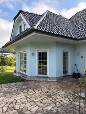 08468! TOLLES OBJEKT - EINFAMILIENHAUS MIT POOL!