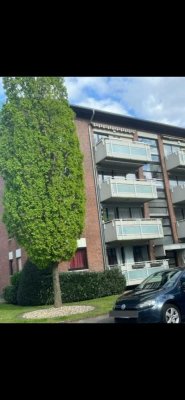 Hüls: Charmante 4-Zimmer-Wohnung mit Balkon im 2. OG