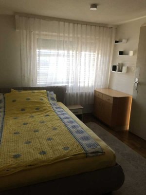 1.- Zimmer möbliert / WG