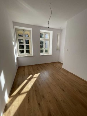 *Exklusiv sanierte 2-Raum-TERRASSEN-Wohnung mit Wohnküche / WE 01**