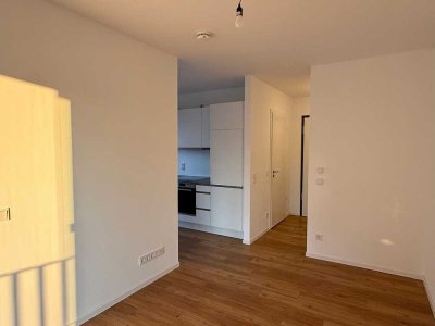 Abendsonne in der 1,5-Zimmerwohnung mit verglaster Loggia, Einbauküche & inkl. Keller