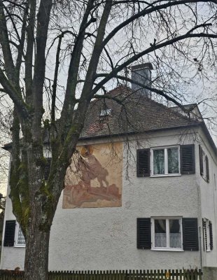 ++ Rarität für Liebhaber ++  Ein-/Zweifamilienhaus in bester Lage von Krumbach mit großem Garten