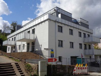 Erstbezug in Wertheim mit Burgblick: 3-Zimmer-Wohnung mit Balkon,TG- Stellplatz und Keller