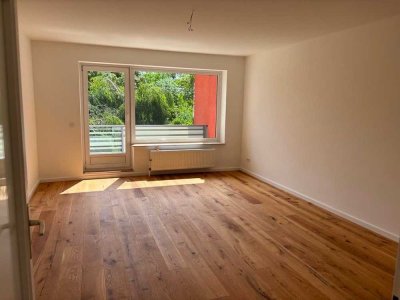 Sanierte 3-Zimmer-Wohnung mit Loggia und inkl. Keller in Hamburg-Eißendorf