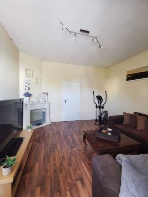 Lichtdurchflutete 3-Zimmer-DG-Wohnung mit Balkon – Wohnen über den Dächern