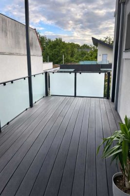 Wohnen am Rhein, helle 3-Zimmer-Wohnung mit Terrasse und Balkon