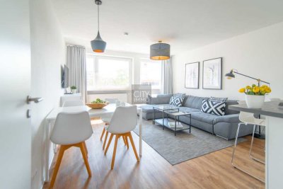 Top Lage! Moderne 2-Zimmer-Wohnung mit Weitblick, Balkon, Einbauküche und Aufzug - Bezugsfrei