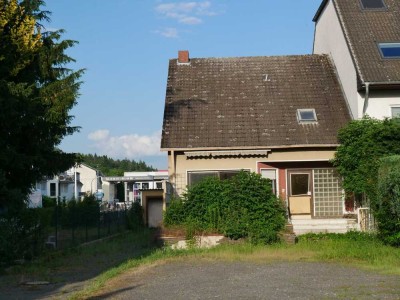 Einfamilienhaus,  5 Zimmer, Garage und Garten