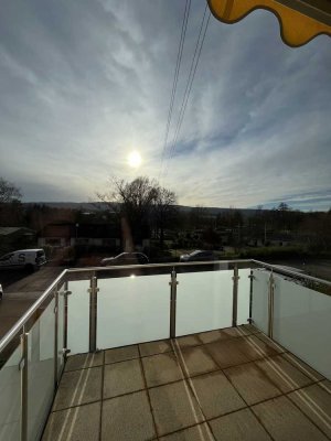 Schöne helle 3,5-Zimmer-Wohnung mit Balkon + Küche + Stellplatz in Güglingen