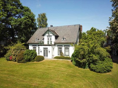 Traditionsreiche Villa mit Charme und Geschichte in Bokholt-Hanredder
