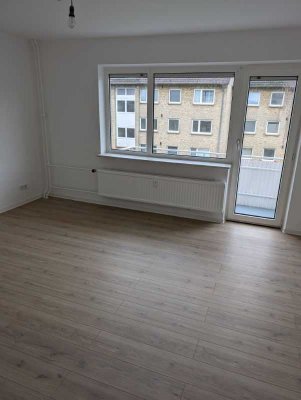 Helle 2 Zimmer Wohnung mit Balkon und moderner Ausstattung zum 01.10.2025!