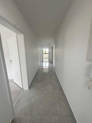 Zentral gelegene, kernsanierte 4-Zimmer-Wohnung – ideal für Familie oder WG nahe Hochschule AB