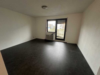 1-Zimmer Wohnung mit Balkon im 1. OG - Nahe der Universität - frisch renoviert!!
