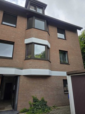 •	Verstecktes Juwel: 3-Zimmer-Wohnung in ruhiger, grüner 2. Reihe