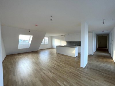 Exklusive 3-Zimmer Dachterrassenwohnung mit 110m2! Hier werden Träume war - Erstbezug+Provisionsfrei!
