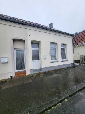 Haus mit Einliegerwohnung in Stadtnähe