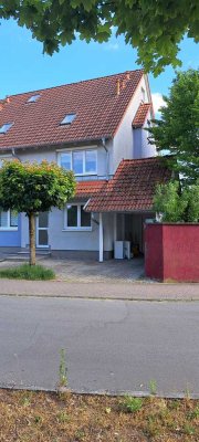 Einfamilienwohnhaus mit Carport