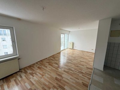 Endlich raus bei Mama – 2 Zimmer für deinen Neustart mit Balkon in guter Lage