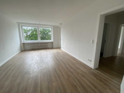 zwei Zimmerwohnung im 3. OG mit Einbauküche + Aufzug zu vermieten