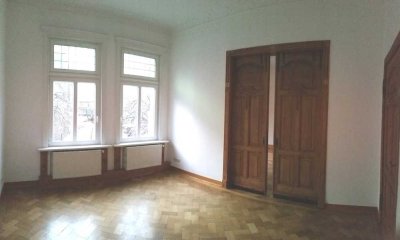 Stilvoll restaurierte 4 Zimmer-Altbau-Wohnung mit Blk in der Innenstadt von Hameln!