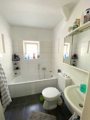 #Sonnenbalkon #Blick ins Grüne #hell und freundlich #Laminat neu #3 Zimmer