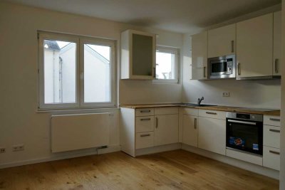 Modern & bezugsfertig: Provisionsfreie Zwei-Zimmer ETW mit Loggia in Köln-Niehl