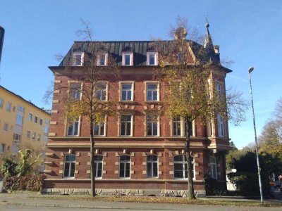 Wohnen in wunderschönem, liebevoll renovierten Altbau