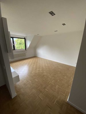 PRIVATVERKAUF - Schöne 3-Zimmer-Maisonette-Wohnung in Essen-Borbeck!