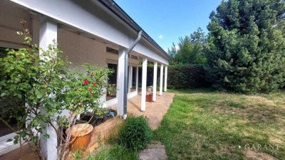 Großzügig mit exklusivem Ambiente - erwecken Sie dieses Traumhaus aus dem Dornröschen-Schlaf!