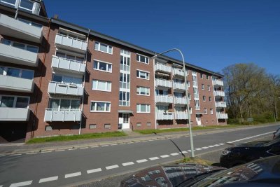 Modernisierte ETW mit Blick in den Kurpark und Garage.
