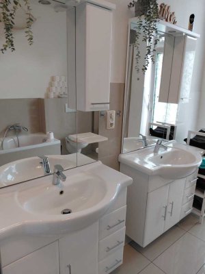Zuhause mit 4 Zimmern  und Modernen Badezimmer in Neumünster