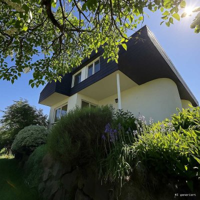 Freistehendes Einfamilienhaus in direkter Rheinlage in KO-Kesselheim mit Garage und Kfz-Stellplatz!
