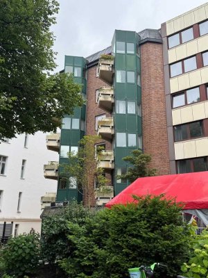 Wohnung in absoluter Toplage im Hamburger Grindelviertel mit Balkon und Fahrstuhl