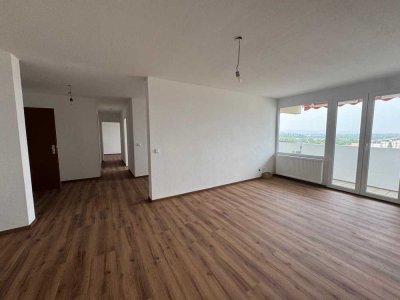 Stilvolle 3-Zimmer-Wohnung mit gehobener Innenausstattung mit Balkon in Singen (Hohentwiel)