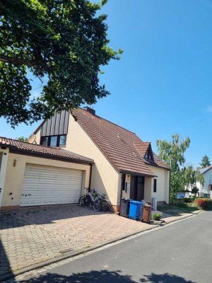 Traumhaftes Dreifamilienhaus in herrlicher Lage - saniert und ruhig gelegen