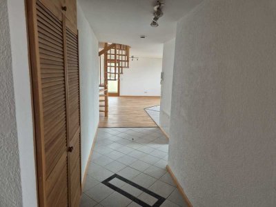 Geschmackvolle, gepflegte 3-Raum-Maisonette-Wohnung mit Balkon in Bahlingen am Kaiserstuhl