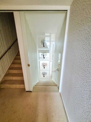 Liebenswerte 3 Zimmer Maisonettewohnung mit EBK-loggia und Einbau in Rodgau