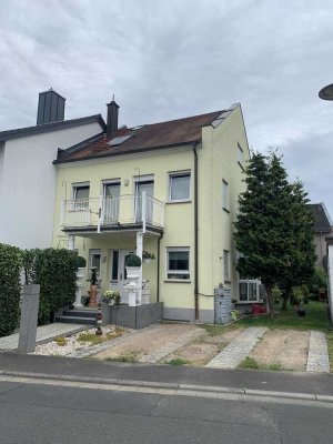 Familienfreundliche Doppelhaushälfte mit Garten, Balkon & viel Platz